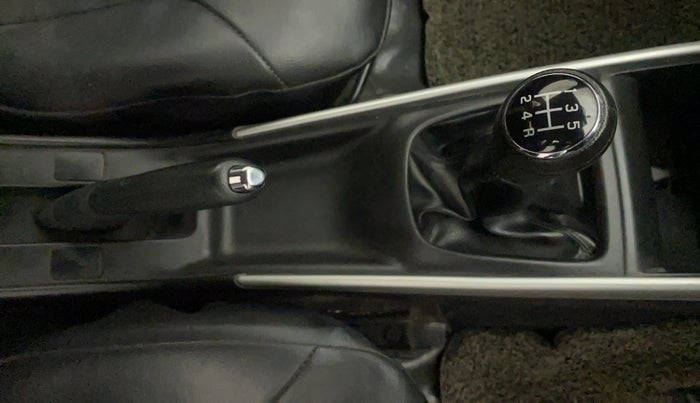 2016 Maruti Baleno DELTA PETROL 1.2, CNG, Manual, 62,766 km, Gear Lever