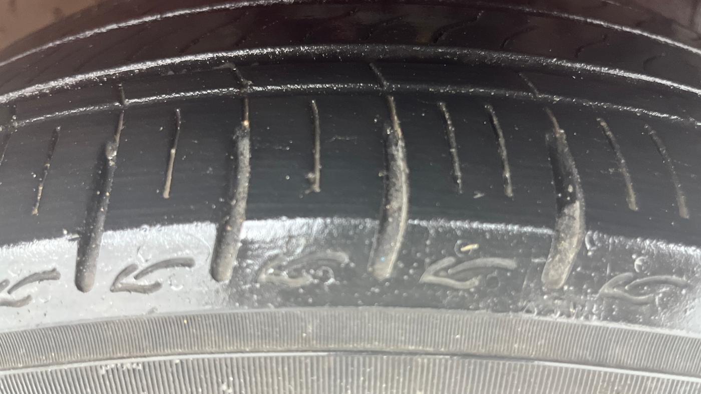 2016 Hyundai Xcent SX 1.2 (O), Petrol, Manual, 88,802 km, Right Front Tyre Tread