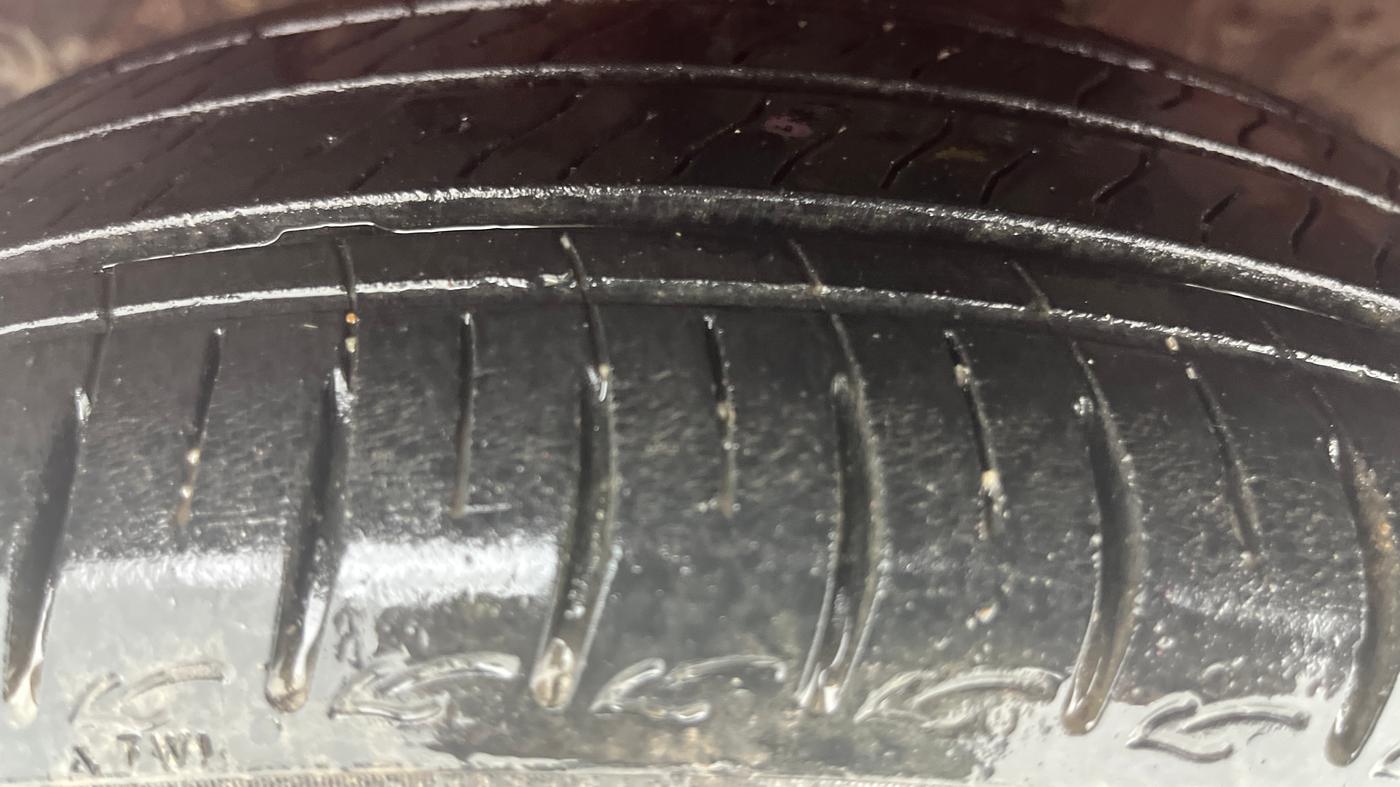 2016 Hyundai Xcent SX 1.2 (O), Petrol, Manual, 88,802 km, Left Front Tyre Tread