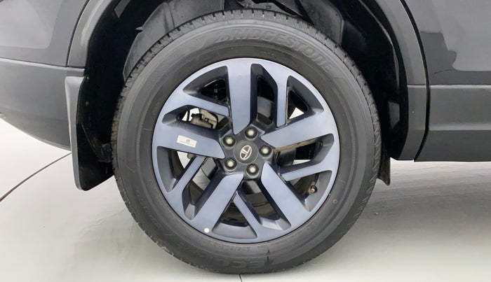 2022 Tata Safari XZA PLUS 6 S DARK EDITION, Diesel, Automatic, 8,396 km, Right Rear Wheel