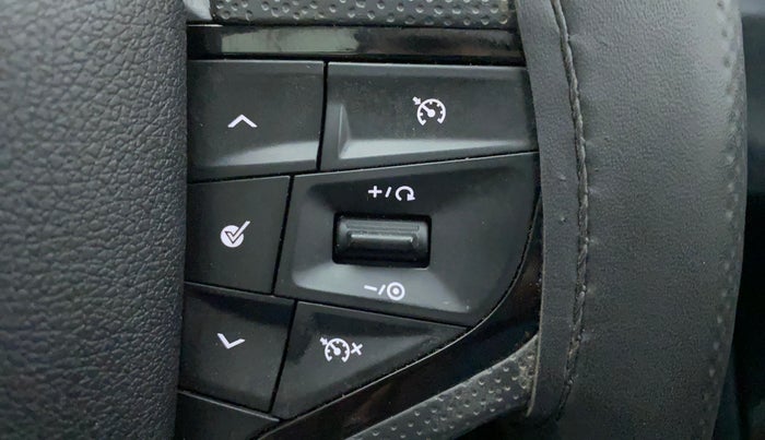 2022 Tata Safari XZA PLUS 6 S DARK EDITION, Diesel, Automatic, 8,396 km, Adaptive Cruise Control