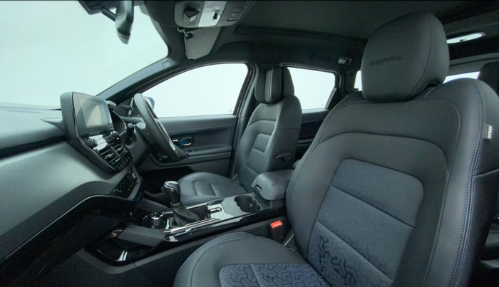 2022 Tata Safari XZA PLUS 6 S DARK EDITION, Diesel, Automatic, 8,396 km, Right Side Front Door Cabin