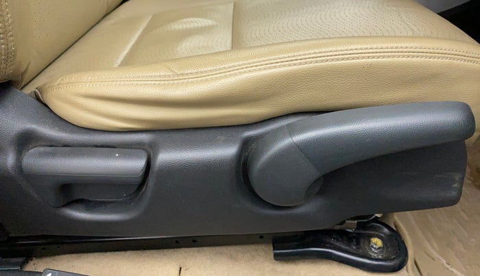2016 Honda City 1.5L I-VTEC VX CVT, Petrol, Automatic, 90,079 km, Driver Side Adjustment Panel