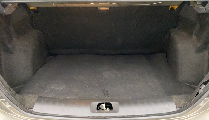 2015 Maruti Swift Dzire VXI, Petrol, Manual, 67,595 km, Boot Inside