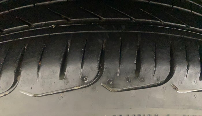 2019 Volkswagen Vento HIGHLINE PLUS 1.2 AT 16 ALLOY, Petrol, Automatic, 65,279 km, Right Rear Tyre Tread