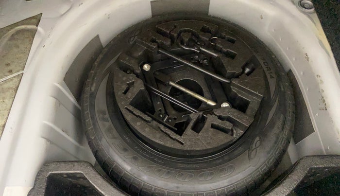 2019 Volkswagen Vento HIGHLINE PLUS 1.2 AT 16 ALLOY, Petrol, Automatic, 65,279 km, Spare Tyre