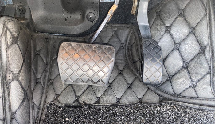 2019 Volkswagen Vento HIGHLINE PLUS 1.2 AT 16 ALLOY, Petrol, Automatic, 65,279 km, Pedals