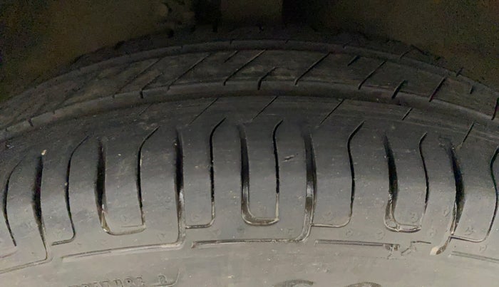 2015 Maruti Wagon R 1.0 LXI CNG, CNG, Manual, 64,511 km, Right Front Tyre Tread