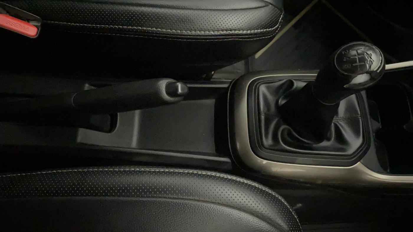 2018 Maruti IGNIS SIGMA 1.2, Petrol, Manual, 20,581 km, Gear Lever