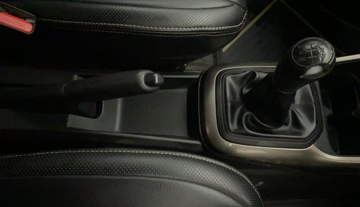 2018 Maruti IGNIS SIGMA 1.2, Petrol, Manual, 20,581 km, Gear Lever