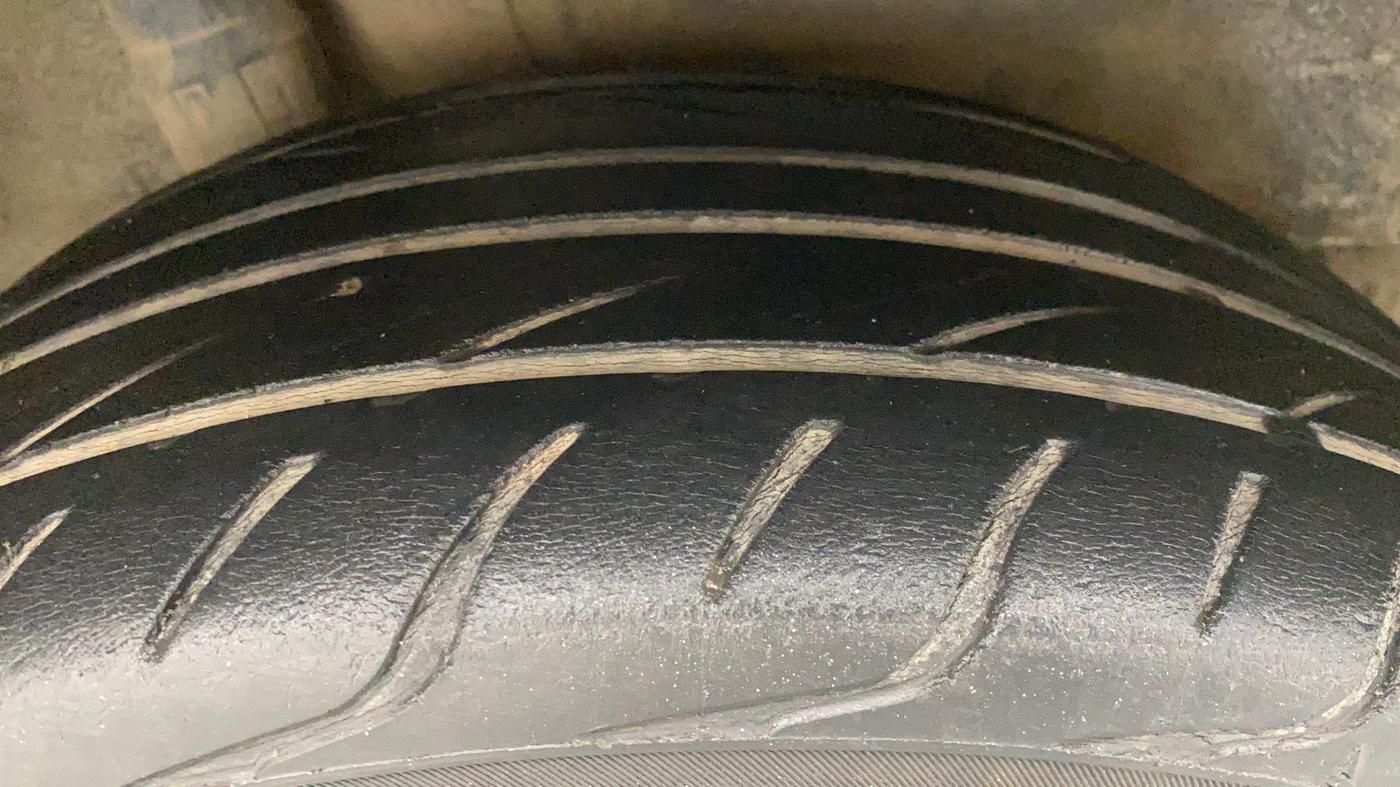 2012 Honda City 1.5L I-VTEC V MT, Petrol, Manual, 1,00,978 km, Right Rear Tyre Tread