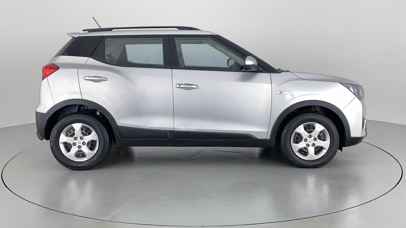 2019 Mahindra XUV300 1.5 W6 MT, Diesel, Manual, 43,660 km, Right Side View