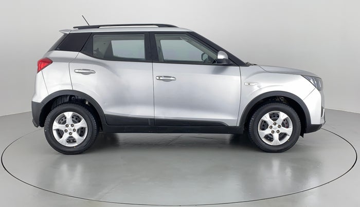 2019 Mahindra XUV300 1.5 W6 MT, Diesel, Manual, 43,660 km, Right Side View