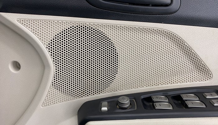 2019 Mahindra XUV300 1.5 W6 MT, Diesel, Manual, 43,660 km, Speaker