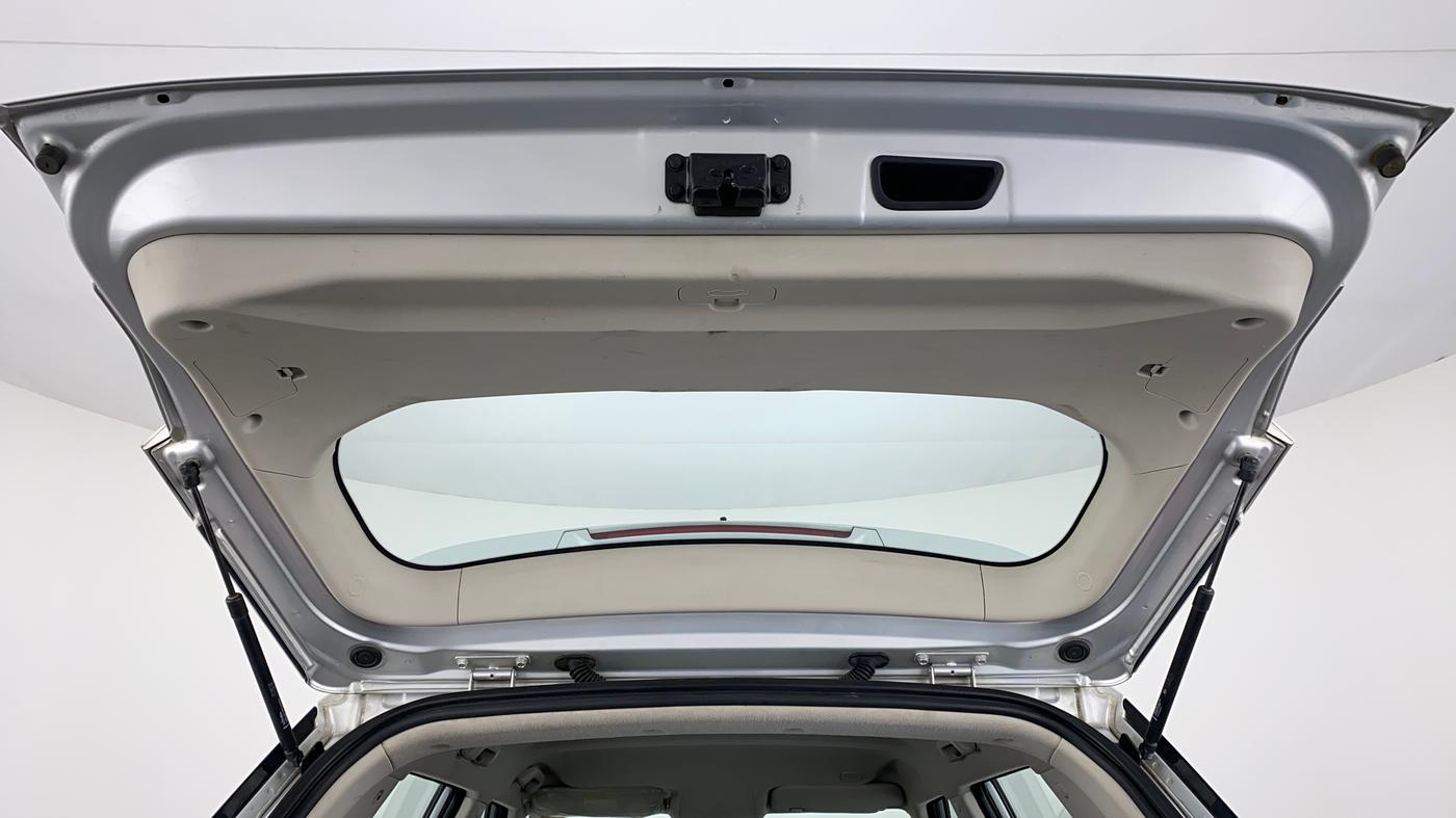 2019 Mahindra XUV300 1.5 W6 MT, Diesel, Manual, 43,660 km, Boot Door Open