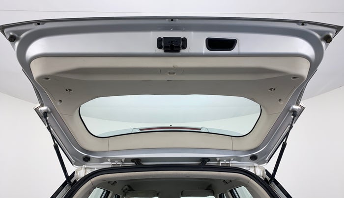 2019 Mahindra XUV300 1.5 W6 MT, Diesel, Manual, 43,660 km, Boot Door Open