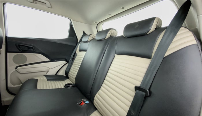 2019 Mahindra XUV300 1.5 W6 MT, Diesel, Manual, 43,660 km, Right Side Rear Door Cabin