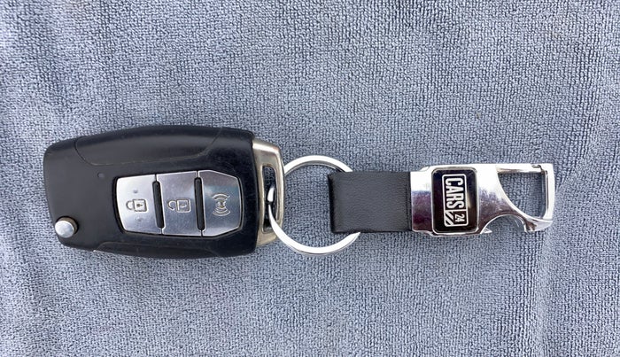 2019 Mahindra XUV300 1.5 W6 MT, Diesel, Manual, 43,660 km, Key Close Up