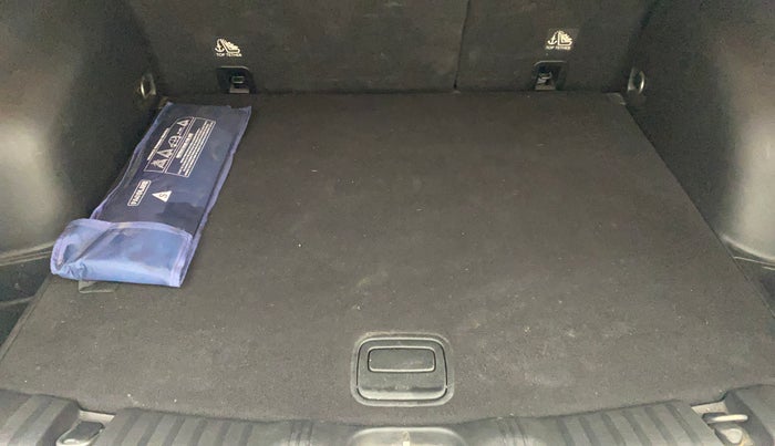 2017 Jeep Compass LONGITUDE 2.0 DIESEL, Diesel, Manual, 1,27,577 km, Boot Inside