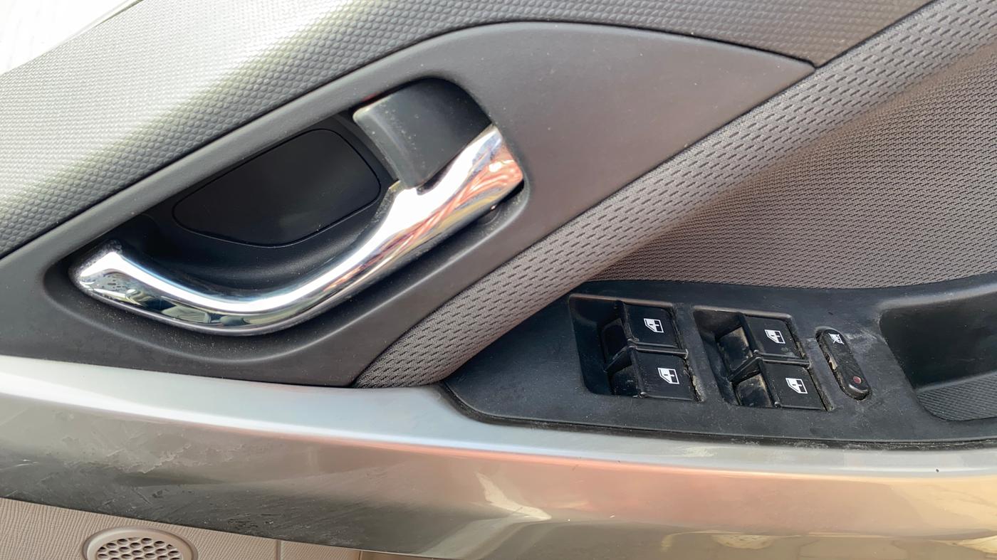 2017 Tata NEXON XZ PLUS PETROL, Petrol, Manual, 26,210 km, Driver Side Door Panels Control