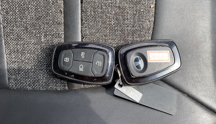 2017 Tata NEXON XZ PLUS PETROL, Petrol, Manual, 26,210 km, Key Close Up