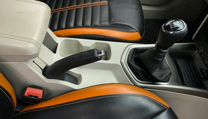 2019 Mahindra XUV300 W8 1.5 DIESEL, Diesel, Manual, 68,467 km, Gear Lever