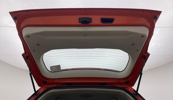 2019 Mahindra XUV300 W8 1.5 DIESEL, Diesel, Manual, 68,467 km, Boot Door Open