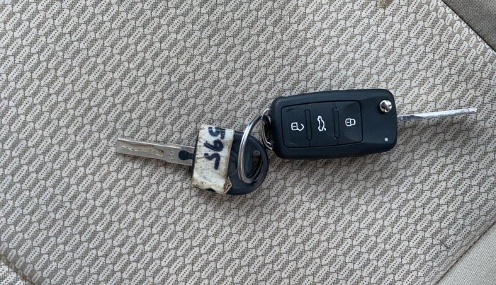 2013 Volkswagen Polo COMFORTLINE 1.2L, Diesel, Manual, 72,951 km, Key Close Up