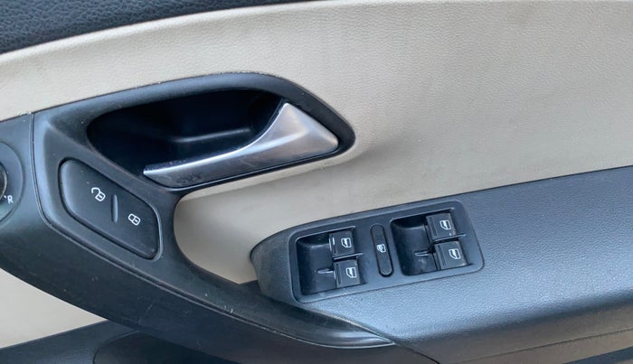 2013 Volkswagen Polo COMFORTLINE 1.2L, Diesel, Manual, 72,951 km, Driver Side Door Panels Control