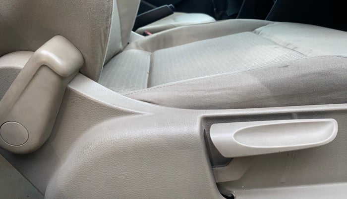 2013 Volkswagen Polo COMFORTLINE 1.2L, Diesel, Manual, 72,951 km, Driver Side Adjustment Panel