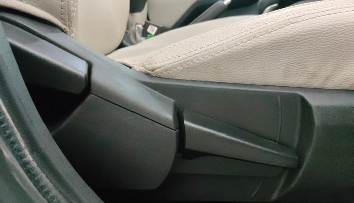 2024 Nissan MAGNITE XV PREMIUM TURBO CVT, Petrol, Automatic, 7,047 km, Driver Side Adjustment Panel