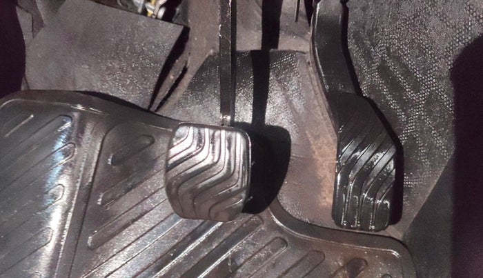 2024 Nissan MAGNITE XV PREMIUM TURBO CVT, Petrol, Automatic, 7,047 km, Pedals