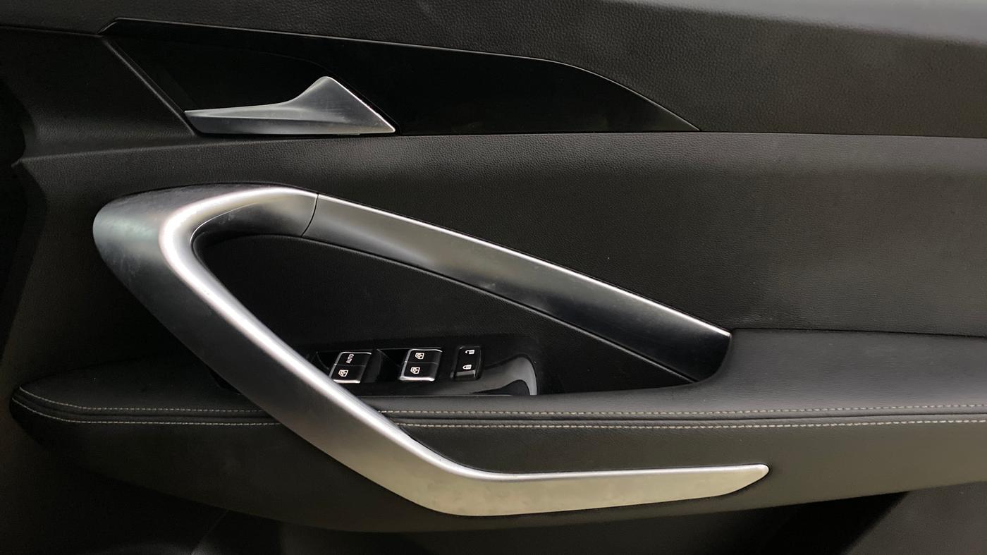 2020 MG HECTOR SHARP 1.5 DCT PETROL, Petrol, Automatic, 55,768 km, Driver Side Door Panels Control