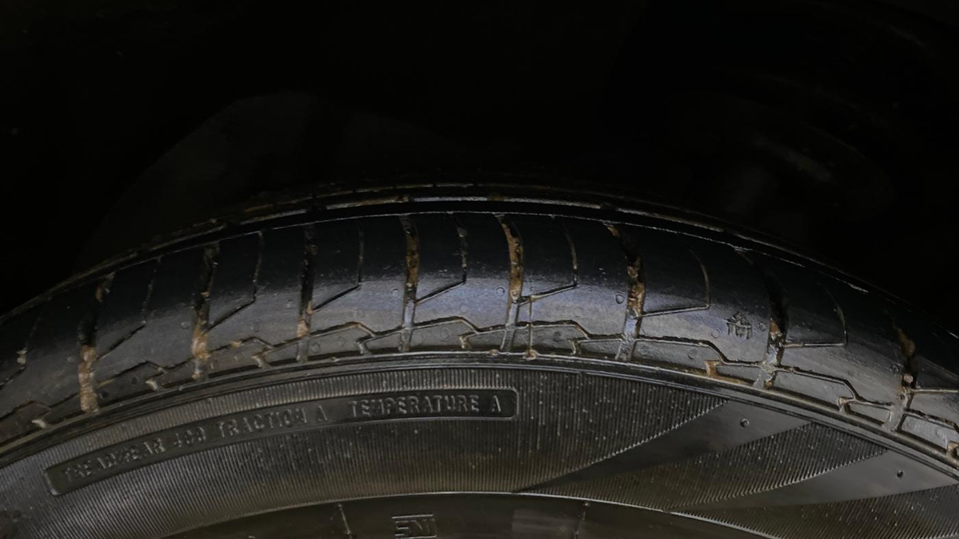 2020 MG HECTOR SHARP 1.5 DCT PETROL, Petrol, Automatic, 55,768 km, Left Front Tyre Tread