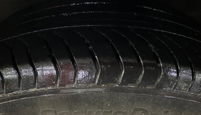 2019 Ford Ecosport TITANIUM 1.5L SPORTS(SUNROOF) DIESEL, Diesel, Manual, 80,586 km, Left Front Tyre Tread