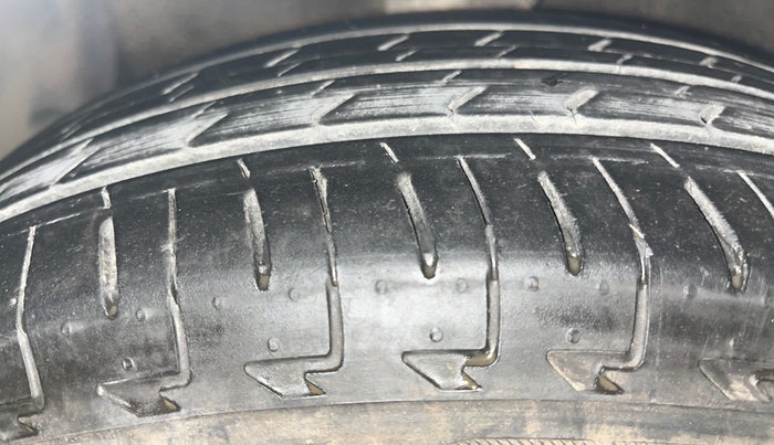 2015 Hyundai Xcent S 1.2, Petrol, Manual, 57,684 km, Left Front Tyre Tread