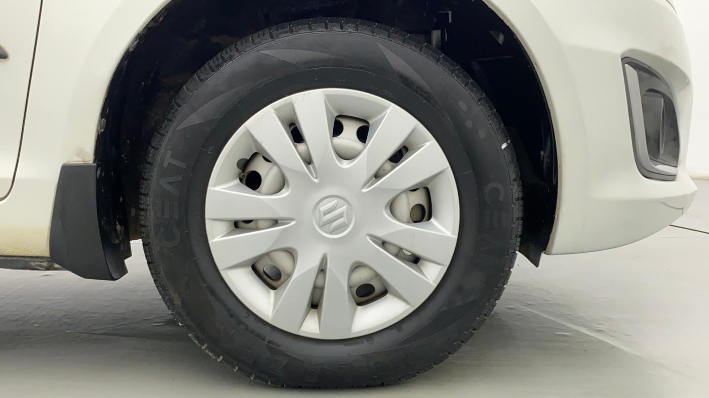 2016 Maruti Swift LXI (O), Petrol, Manual, 8,717 km, Right Front Wheel