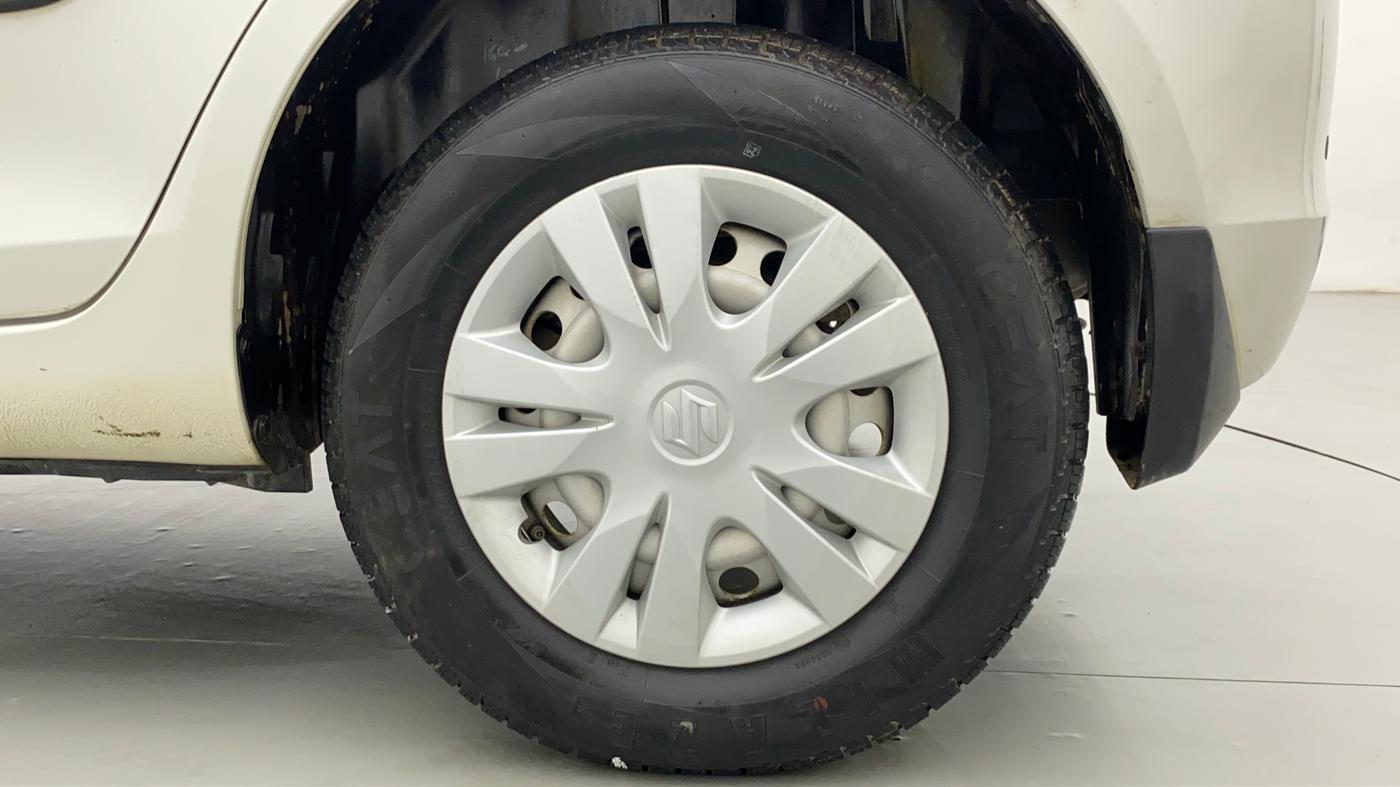 2016 Maruti Swift LXI (O), Petrol, Manual, 8,717 km, Left Rear Wheel
