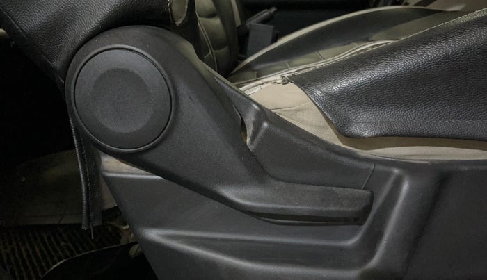 2019 Maruti New Wagon-R LXI CNG (O) 1.0, CNG, Manual, 85,743 km, Driver Side Adjustment Panel