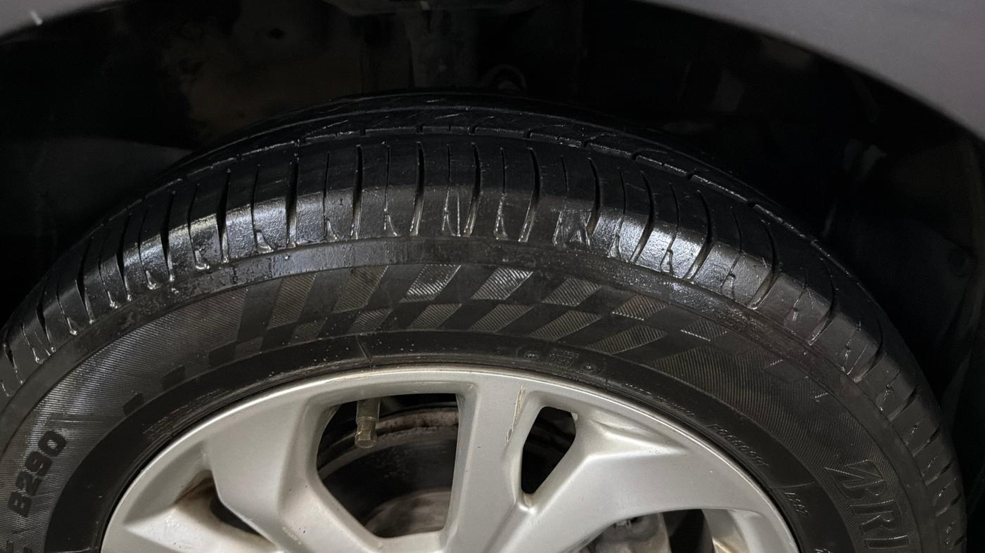 2019 Honda Amaze 1.2L I-VTEC V CVT, Petrol, Automatic, 68,743 km, Right Front Tyre Tread
