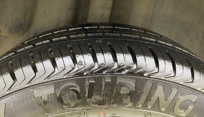 2016 Volkswagen Ameo HIGHLINE1.2L, Petrol, Manual, 38,382 km, Right Rear Tyre Tread