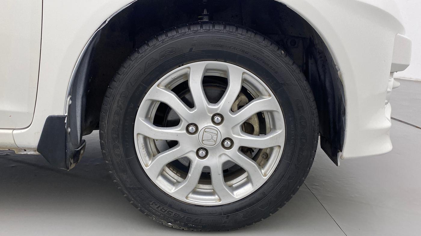 2013 Honda Amaze 1.2 VXMT I VTEC, Petrol, Manual, 46,702 km, Right Front Wheel