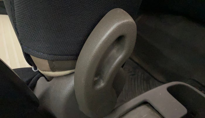 2015 Hyundai i10 SPORTZ 1.1, Petrol, Manual, 50,047 km, Driver Side Adjustment Panel