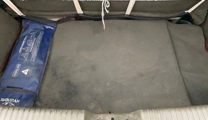 2015 Hyundai i10 SPORTZ 1.1, Petrol, Manual, 50,047 km, Boot Inside