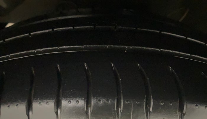 2020 Hyundai AURA S 1.2, Petrol, Manual, 37,271 km, Left Front Tyre Tread