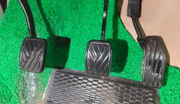 2022 Maruti Ertiga   VXI (O) CNG, CNG, Manual, 44,485 km, Pedals