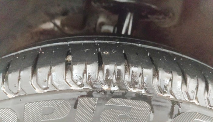 2022 Maruti Ertiga   VXI (O) CNG, CNG, Manual, 44,485 km, Left Front Tyre Tread