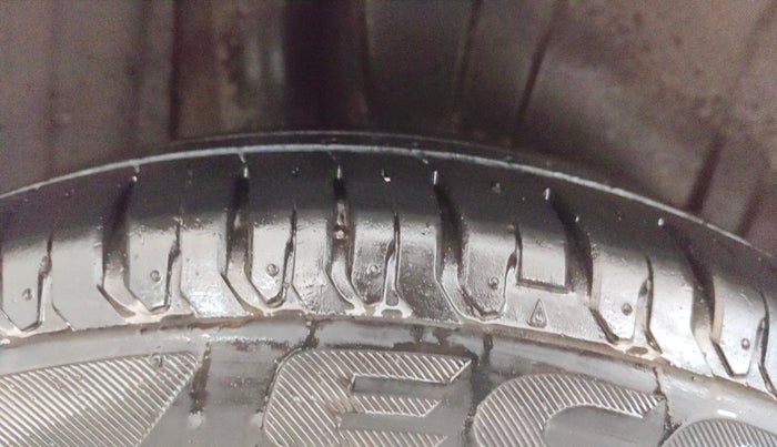 2022 Maruti Ertiga   VXI (O) CNG, CNG, Manual, 44,485 km, Right Rear Tyre Tread