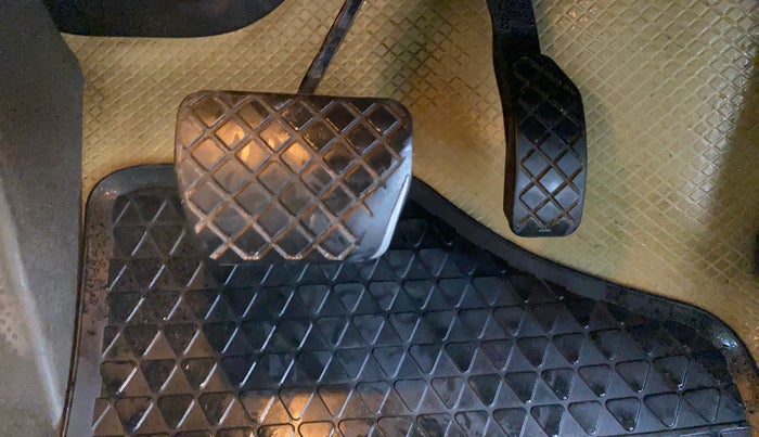 2016 Volkswagen Vento HIGHLINE PETROL AT, Petrol, Automatic, 1,21,165 km, Pedals