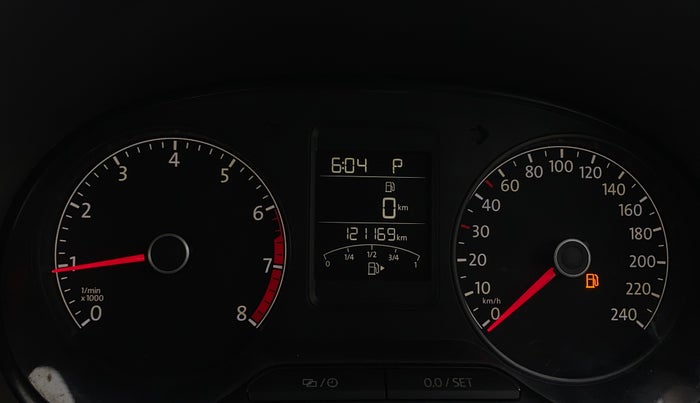 2016 Volkswagen Vento HIGHLINE PETROL AT, Petrol, Automatic, 1,21,165 km, Odometer Image